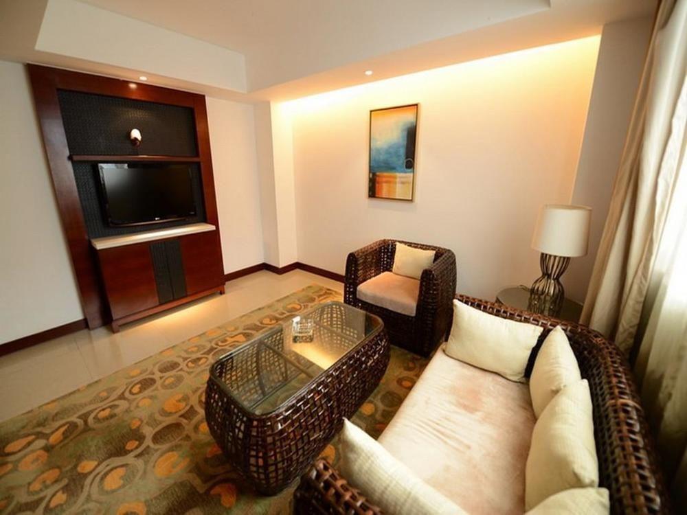 Marina Spa Hotel Sanya Exterior photo