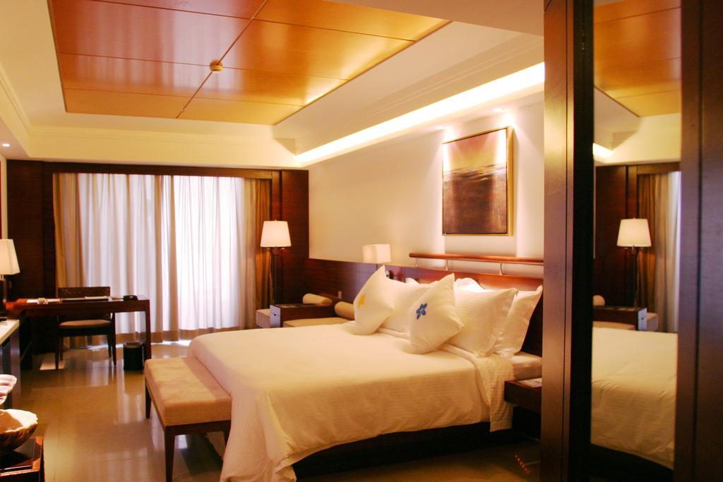 Marina Spa Hotel Sanya Exterior photo